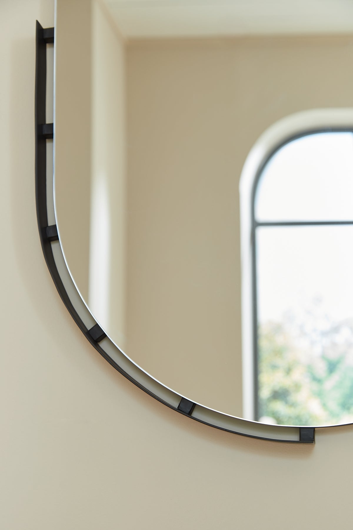 Vals Accent Mirror