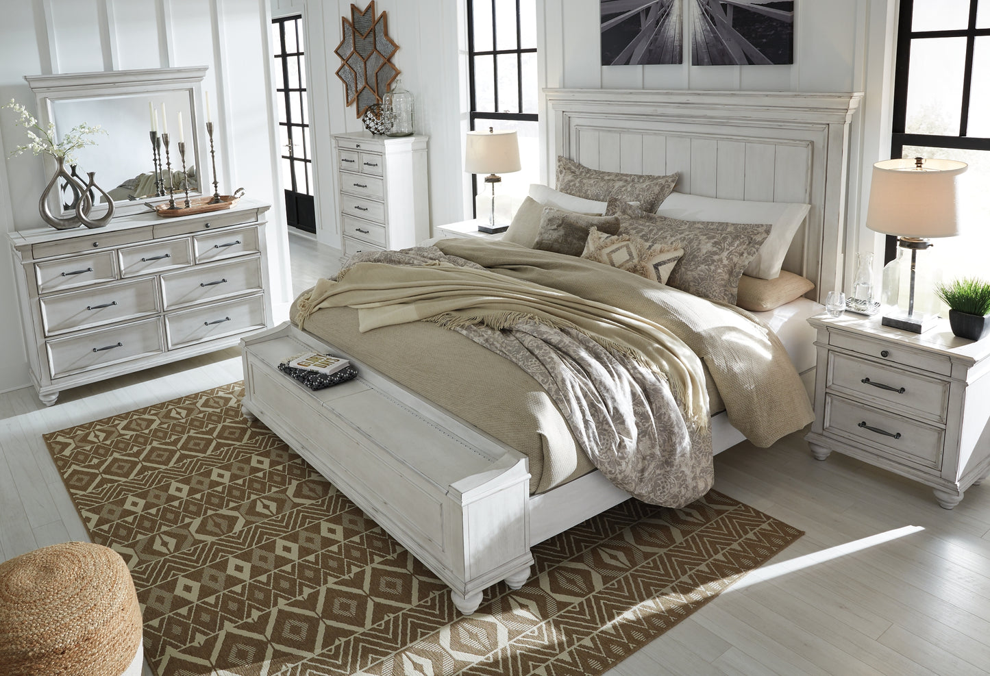 Kanwyn  Panel Bed With Storage With Mirrored Dresser, Chest And Nightstand