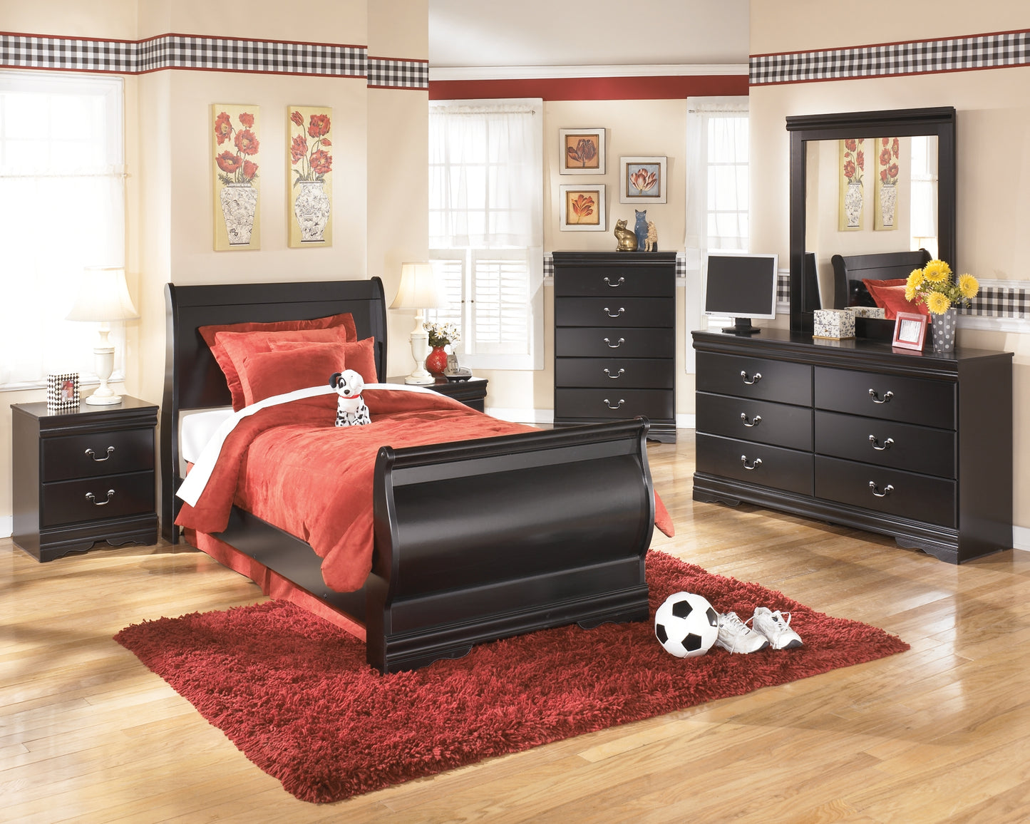 Huey Vineyard  Sleigh Bed With Mirrored Dresser, Chest And Nightstand